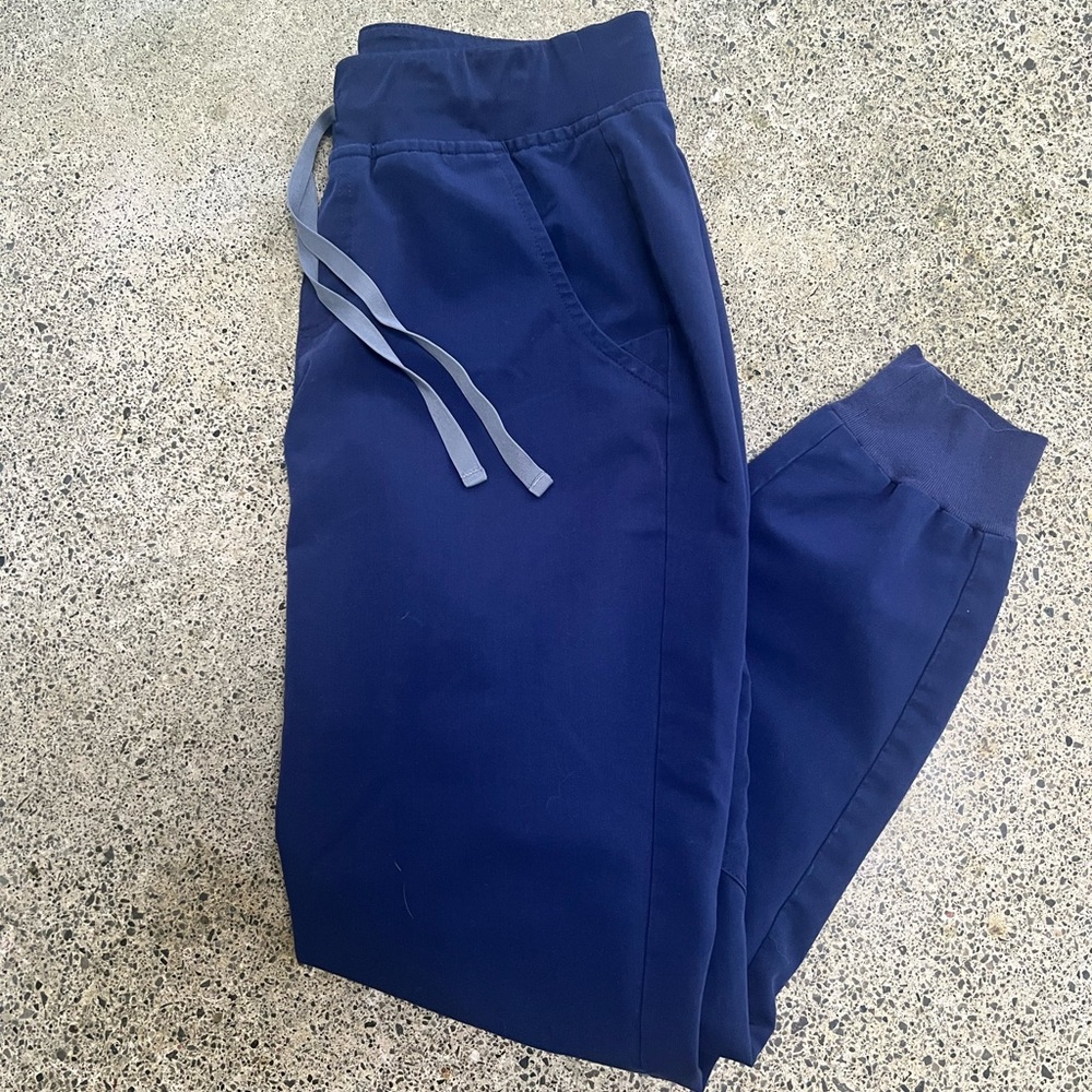 Figs Zamora Jogger Scrub Pants in Navy Blue